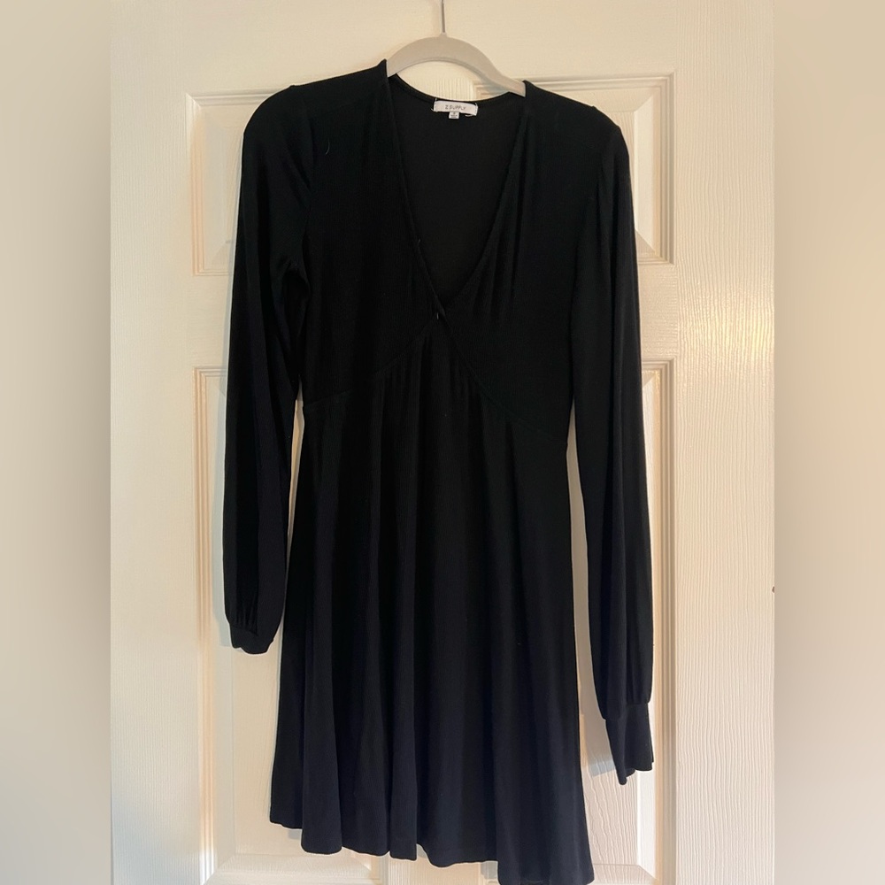 Black V-neck Long Sleeve Dress